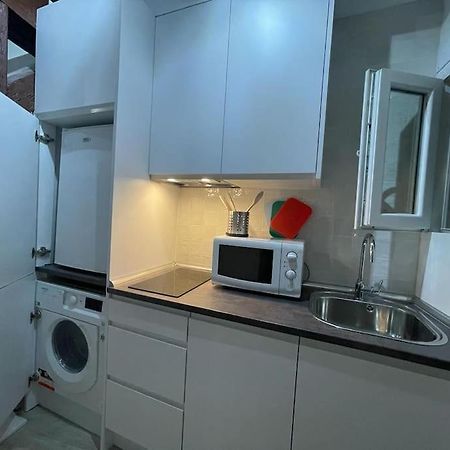 شقة Tesorito, Estudio Individual En Malasana, Bajo Pequeno En Calle Del Tesoro مدريد المظهر الخارجي الصورة
